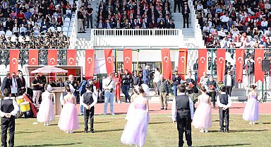 Söke'de Cumhuriyet Bayramı büyük coşkuyla kutlandı