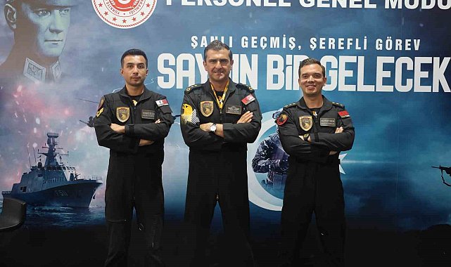 SOLOTÜRK'ten gençlere mesaj: "Hedeflerini gökyüzüne, yukarılara hedeflesinler, olmak istedikleri yere gelmek için de bütün benlikleriyle mücadele etsinler"