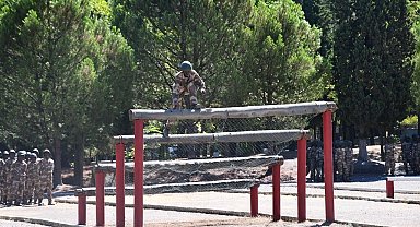 Somalili askeri personele 8'inci Komando Eğitim Tugayı Komutanlığınca eğitim verildi