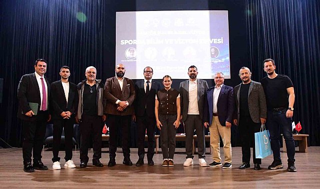 Sporda Bilim ve Vizyon Zirvesi paneli genç sporcuları buluşturdu