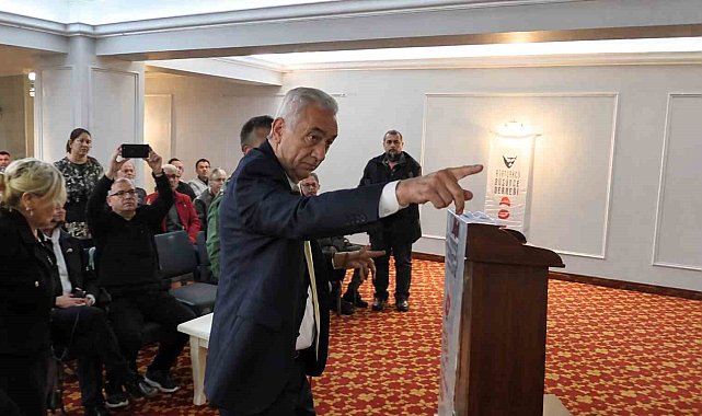 Süheyl Batum ile CHP'li ilçe başkanı arasında "mutlak butlan" tartışması