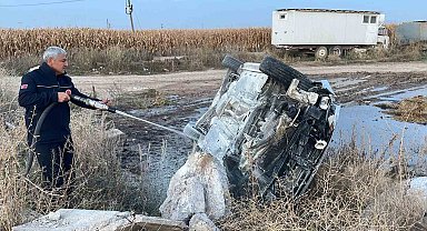 Takla atan otomobilin kaza anı kamerada: 1 yaralı