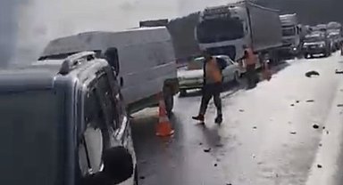Tarsus-Adana-Gaziantep Otoyolu'nda zincirleme kaza: 8 yaralı
