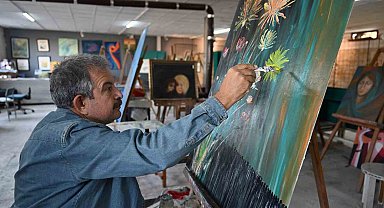 Tarsus'ta esnaf vitrinleri sanat galerisine dönüştü