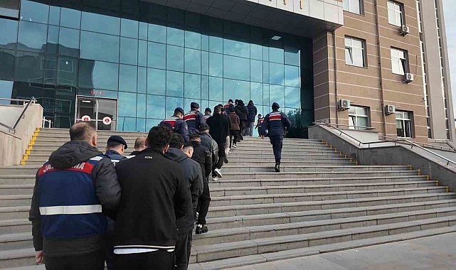 Tekirdağ merkezli 4 ilde 2,1 milyar TL'lik bahis trafiğine şafak operasyonu: 14 gözaltı