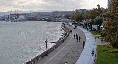 Tekirdağ'da şiddetli poyraz etkili oluyor