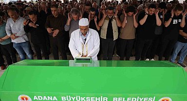Tekne kazasında hayatını kaybeden doktor, gözyaşlarıyla toprağa verildi