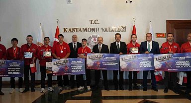 TEKNOFEST'te dereceye giren öğrenci ve öğretmenlere Vali Dallı'dan tebrik