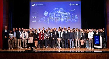 Teknoloji dünyasının liderleri dijital geleceği konuştu
