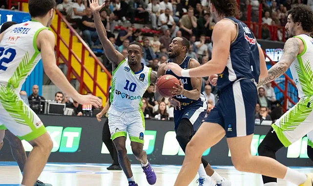 TOFAŞ, Napoli deplasmanında ilk yenilgisini aldı