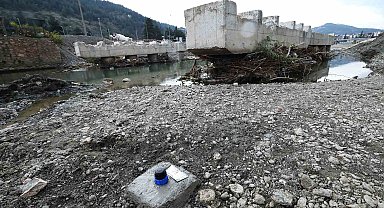 Tokat'ta taşkında yıkılan köprü yeniden inşa ediliyor