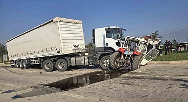 Tokat'ta tır traktörle çarpıştı: 2 ölü, 1 yaralı
