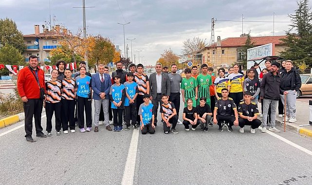 Tomarza'da 29 Ekim Cumhuriyet Kupası Atletizm Yarışları düzenlendi
