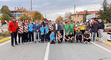 Tomarza'da 29 Ekim Cumhuriyet Kupası Atletizm Yarışları düzenlendi