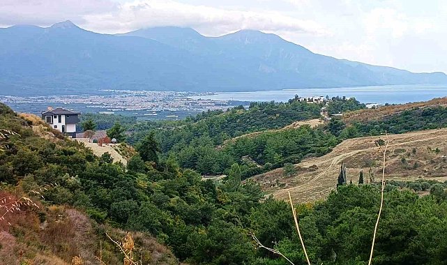 Toskana'ya benzetilen doğal alan çöplerden temizlendi