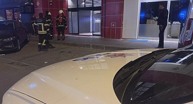 Tost makinesinde unutulan ekmek ekipleri alarma geçirdi