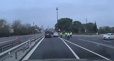 Trafiği birbirine katan uyuşturucu kuryesi film gibi kovalamaca ile yakalandı