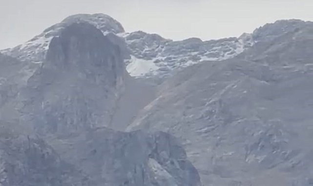 Tunceli'de mevsimin ilk karı yüksek kesimlere yağdı