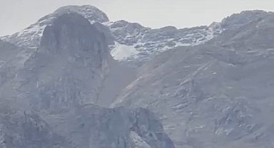 Tunceli'de mevsimin ilk karı yüksek kesimlere yağdı