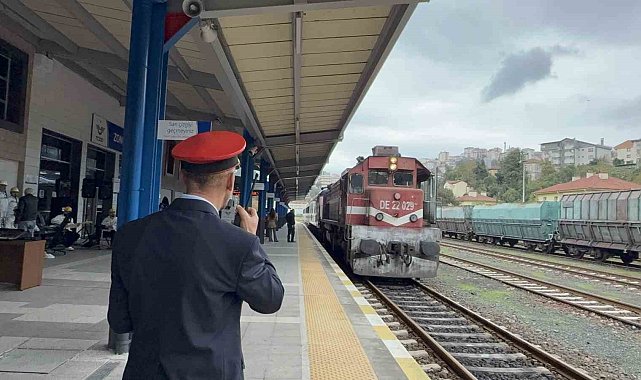 Turistik Karaelmas Ekspresi 170 yolcusuyla Zonguldak'a ulaştı
