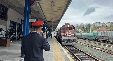 Turistik Karaelmas Ekspresi 170 yolcusuyla Zonguldak'a ulaştı