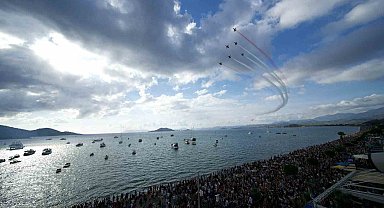 Türk Yıldızları, Fethiye semalarında nefes kesti