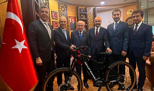 Türkiye Bisiklet Federasyonu heyetinden Devlet Bahçeli'ye ziyaret