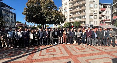 Türkiye'nin ilk kadın Muhtarı Gül Esin mezarı başında anıldı