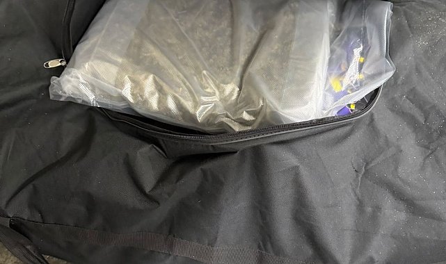 Türkiye'ye sokulmak istenen 221,73 kilogram esrar sınırda yakalandı