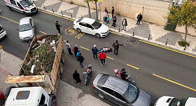 Tuzla'da belediye kamyonu motosikletle çarpıştı: 1 yaralı