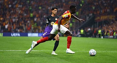 UEFA Şampiyonlar Ligi: Galatasaray: 1 - Barcelona: 1