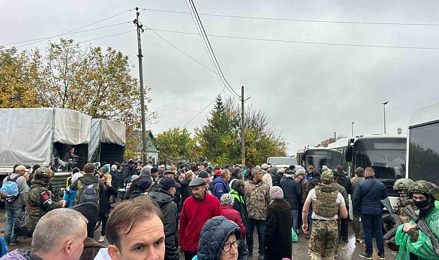 Ukrayna'da ateşkesin sürdüğü Oleshky'ye insani yardım konvoyu girdi