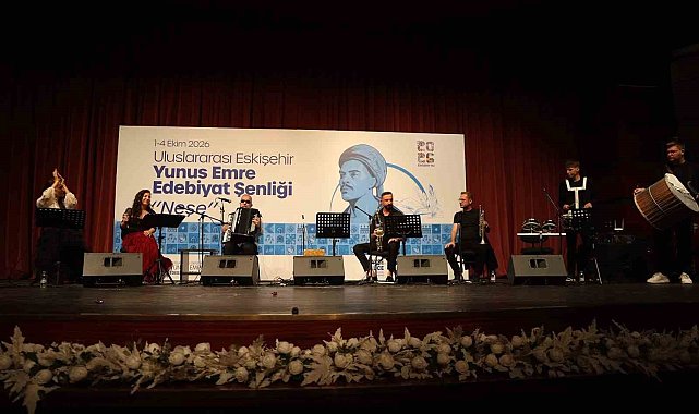 Uluslararası Eskişehir Yunus Emre Edebiyat Şenliği muhteşem bir açılışla başladı