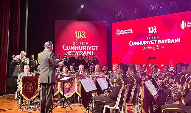 Ümraniye'de 29 Ekim, askeri bando coşkusuyla kutlandı