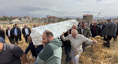 Umre dönüşü kalp krizi geçiren vatandaş son yolculuğuna uğurlandı