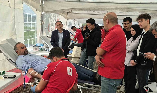 Üniversitede düzenlenen kan bağış kampanyasında hedef: Bin 453 ünite kan
