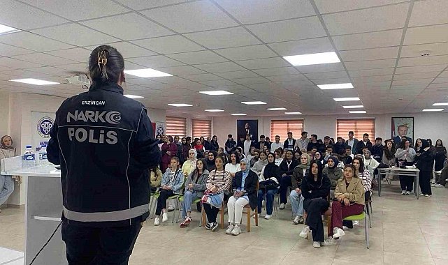 Üniversitelilere Narkorehber eğitimi verildi