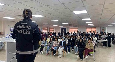 Üniversitelilere Narkorehber eğitimi verildi