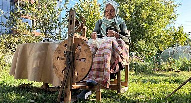 Unutulmaya yüz tutan çıkrık geleneğini 90 yaşında yaşatıyor