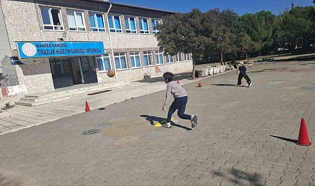 Unutulmaya yüz tutan oyunlar okul bahçelerinde hayat buluyor