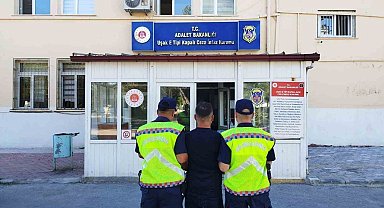 Uşak'ta jandarma ekiplerince kesinleşmiş hapis cezası bulunan 25 aranan şahıs yakalandı