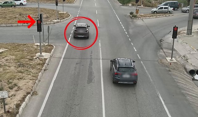 Uşak'ta kırmızı ışık ve emniyet kemeri denetimleri sürüyor