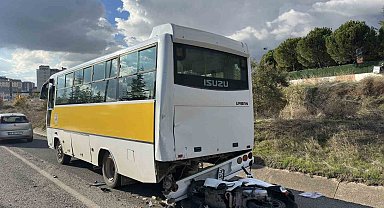 Uşak'ta motosiklet halk otobüsüne çarptı: 1 ölü, 1 ağır yaralı