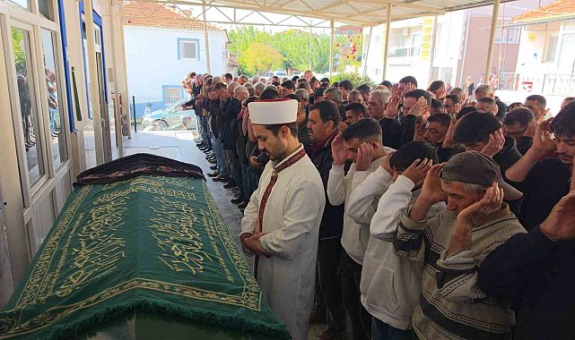 Uzaklaştırma kararı aldırdığı eski erkek arkadaşı tarafından öldürülen genç kız toprağa verildi