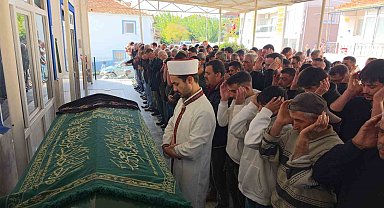 Uzaklaştırma kararı aldırdığı eski erkek arkadaşı tarafından öldürülen genç kız toprağa verildi