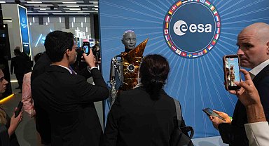Uzay Kongresi'nde girişimler dünya devleriyle buluştu, robot AMECA ilk kez ziyaretçilerin karşısına çıktı