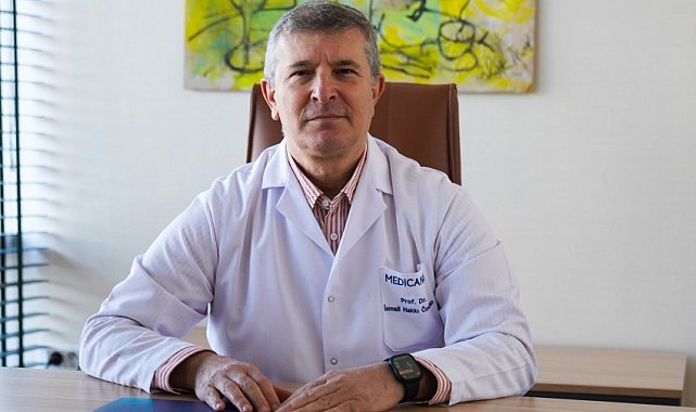 Uzmanından uyarı: "Meme kanserinde erken tanı erkekler için de hayati önem taşıyor"
