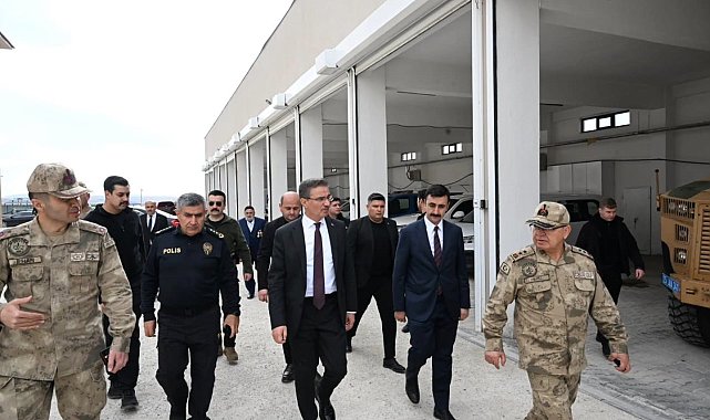 Vali Aydın Baruş'tan Karayazı'ya çıkartma: Çalışmaları yerinde inceledi