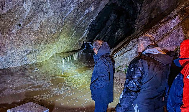 Vali Hacıbektaşoğlu, Zonguldak'taki sağanak sonrası sahada inceleme yaptı