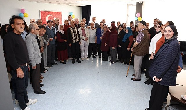 Vali Makas'tan huzurevi sakinlerine anlamlı buluşma